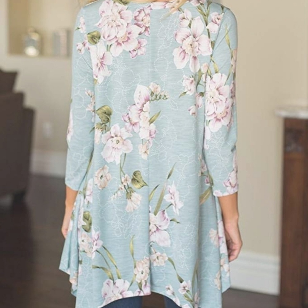 ASYMMETRICAL loose blouse - Picture 3 of 6